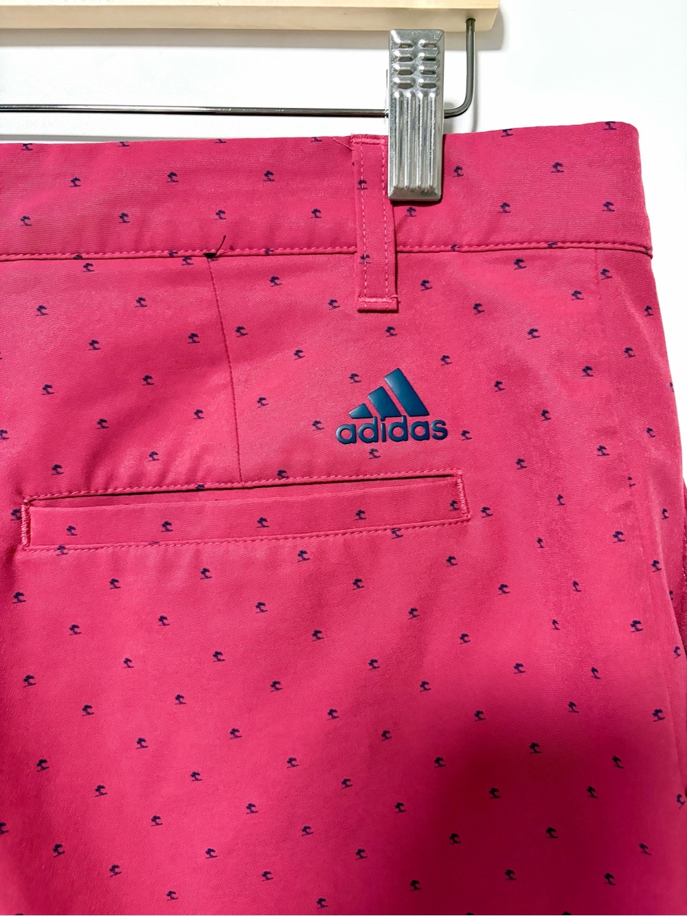 Men’s Adidas golf short, burgundy red navy tree dot pattern size 34